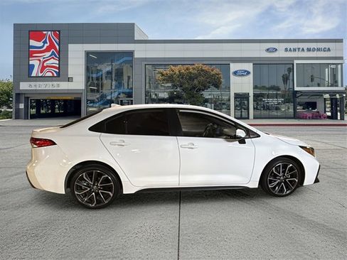 Used 2022 Toyota Corolla SE image 6