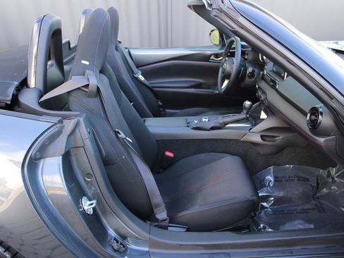 Used 2016 MAZDA MX-5 Miata Club image 31