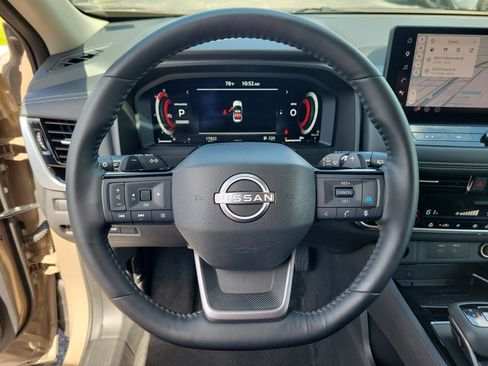 Certified 2025 Nissan Rogue SL FWD image 17