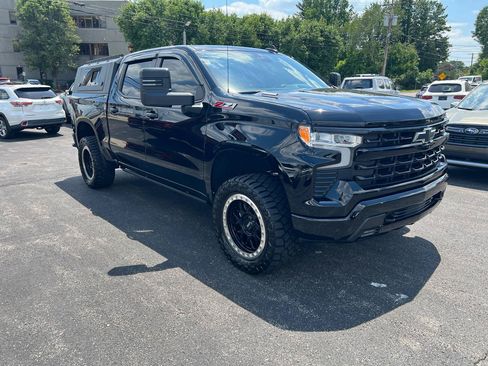 Used 2024 Chevrolet Silverado 1500 RST w/ Convenience Package II AWD/4WD image 3