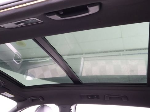 Used 2023 Volkswagen Tiguan SE R-Line FWD image 22
