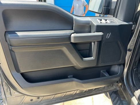 Used 2016 Ford F150 XLT w/ Equipment Group 302A Luxury AWD/4WD image 8