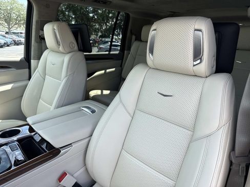 New 2026 Cadillac Escalade ESV Platinum Sport w/ LPO, Floor Liner Package AWD/4WD image 22