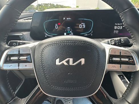 Used 2025 Kia Telluride EX w/ EX Captain's Chair Package image 30