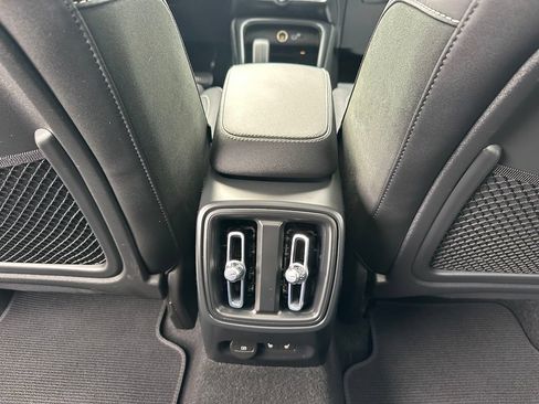 Used 2023 Volvo C40 P8 Recharge Ultimate AWD/4WD image 17