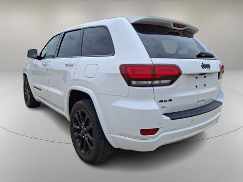 Used 2021 Jeep Grand Cherokee Laredo X AWD/4WD image 7