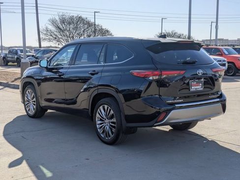 Used 2022 Toyota Highlander Platinum image 8