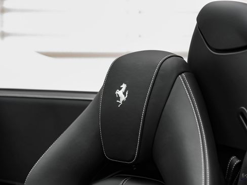 Used 2022 Ferrari F8 Tributo RWD image 51