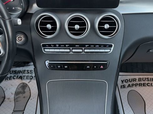 Used 2022 Mercedes-Benz GLC 300 4MATIC image 17