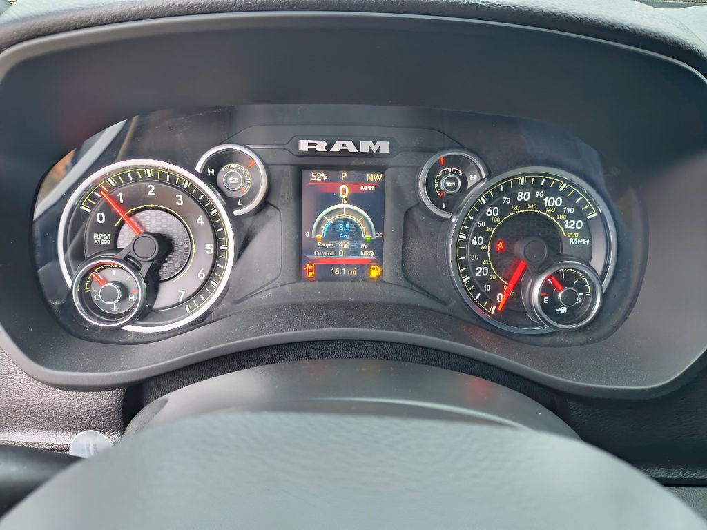 New 2024 RAM 3500 Tradesman w/ Convenience Group AWD/4WD image 17