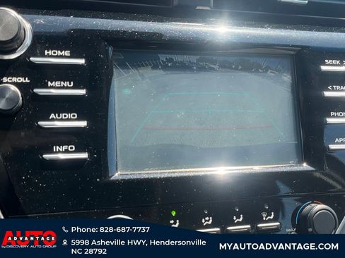 Used 2018 Toyota Camry LE FWD image 15