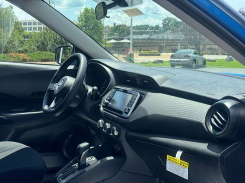 New 2025 Nissan Kicks Play S FWD image 10
