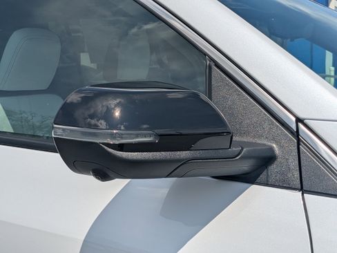 New 2026 Chevrolet Traverse High Country w/ LPO, Floor Liner Package FWD image 11
