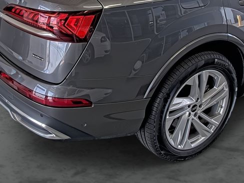 Used 2023 Audi Q7 2.0T Premium w/ Convenience Package AWD/4WD image 13