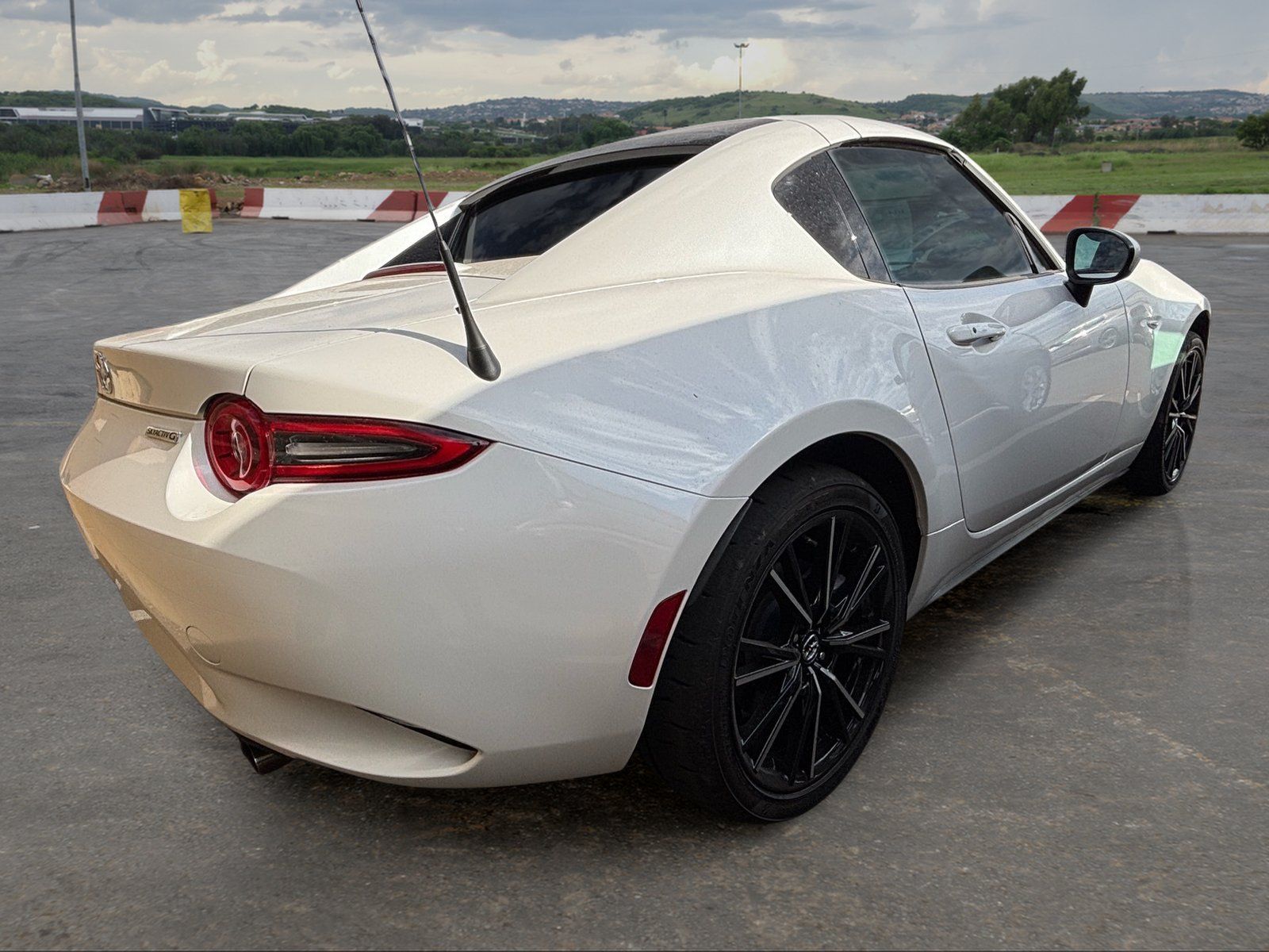 Used 2025 MAZDA MX-5 Miata RF Grand Touring RWD image 3