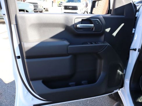 Used 2025 Chevrolet Silverado 1500 Custom Trail Boss w/ Turbomax Blackout Package image 12