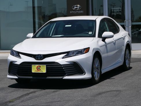 Used 2023 Toyota Camry LE FWD image 7