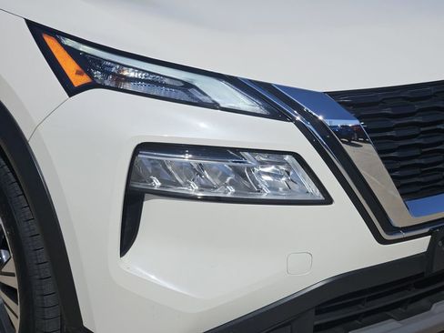 Used 2023 Nissan Rogue SV FWD image 10