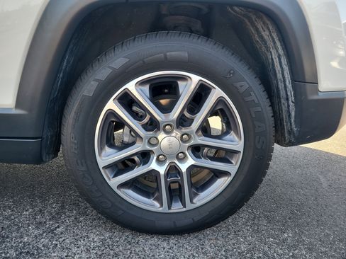 Used 2020 Jeep Compass Latitude FWD image 8