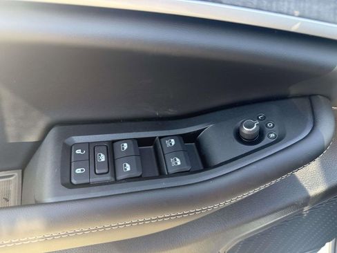New 2026 Jeep Grand Cherokee Altitude RWD image 12