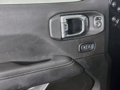 Used 2023 Jeep Wrangler Unlimited Sahara w/ Dual Top Group AWD/4WD image 15