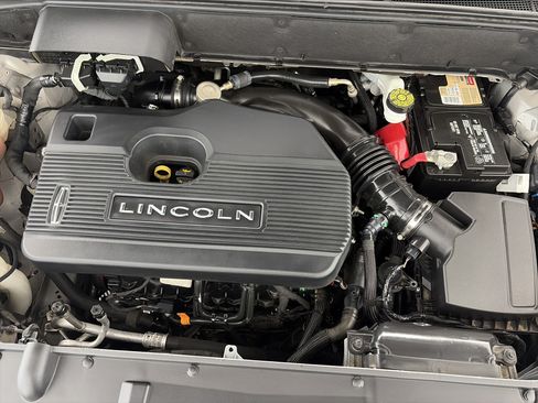 Used 2019 Lincoln Nautilus Reserve w/ Cargo Utility Package AWD/4WD image 11