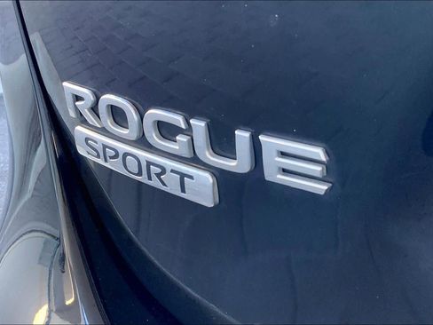 Used 2022 Nissan Rogue Sport SV image 33