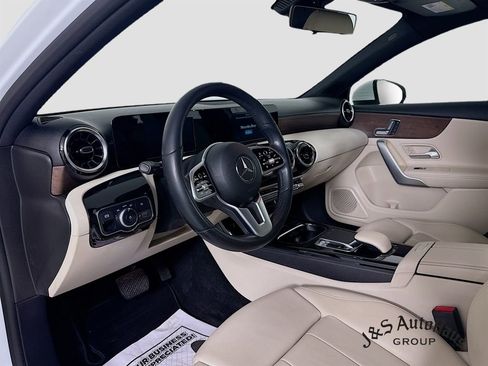Used 2019 Mercedes-Benz A 220 image 9
