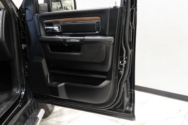 Used 2017 RAM 1500 Laramie w/ Convenience Group AWD/4WD image 39