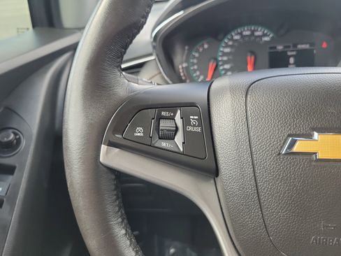 Used 2022 Chevrolet Trax LT w/ Midnight Edition image 18