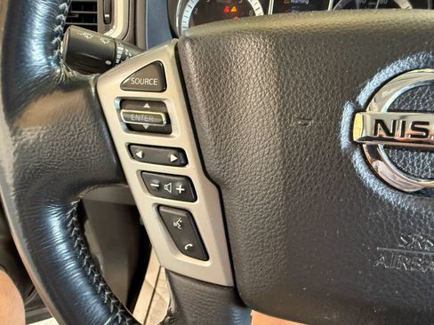 Used 2019 Nissan Titan PRO-4X AWD/4WD image 19