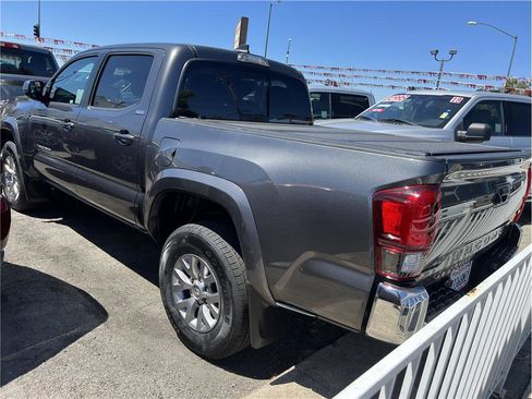 Used 2018 Toyota Tacoma SR5 image 5