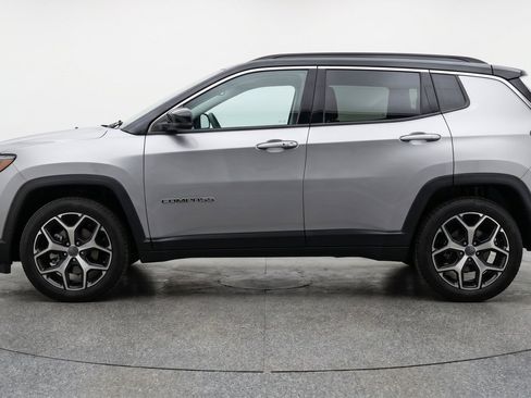 Used 2025 Jeep Compass Limited AWD/4WD image 5