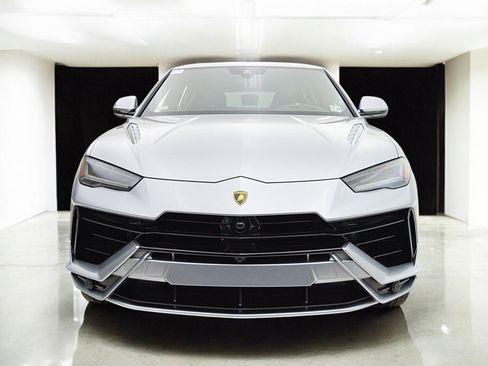 Used 2023 Lamborghini Urus S AWD/4WD image 17