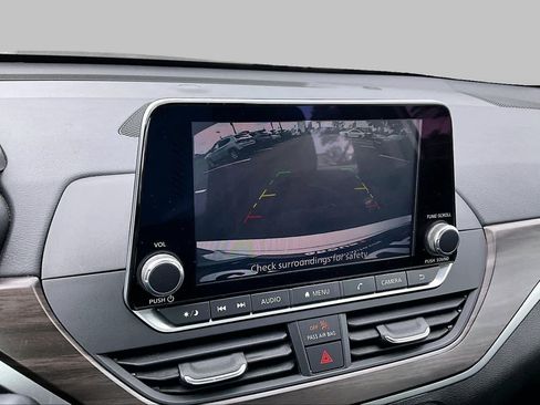 Used 2024 Nissan Altima 2.5 SV FWD image 27