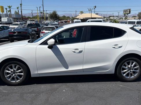 Used 2016 MAZDA MAZDA3 i Sport w/ Preferred Equipment Package FWD image 2