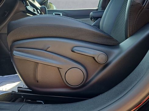 New 2025 Jeep Compass Latitude image 16