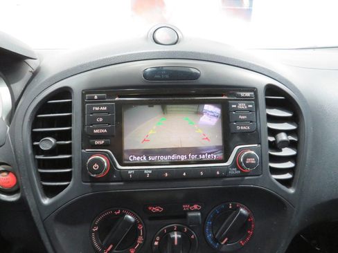 Used 2015 Nissan Juke S image 18