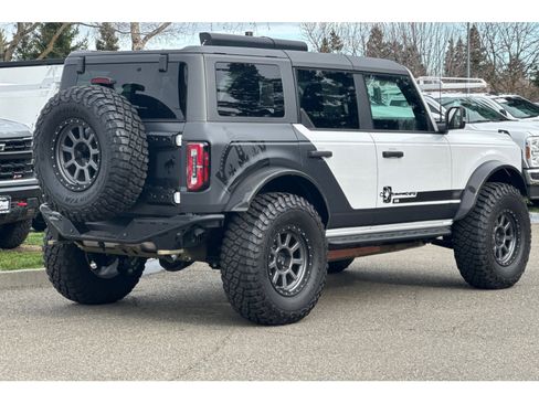 New 2024 Ford Bronco Badlands image 4