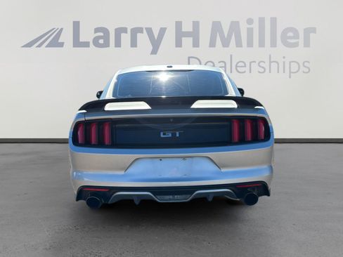 Used 2017 Ford Mustang GT Premium image 4