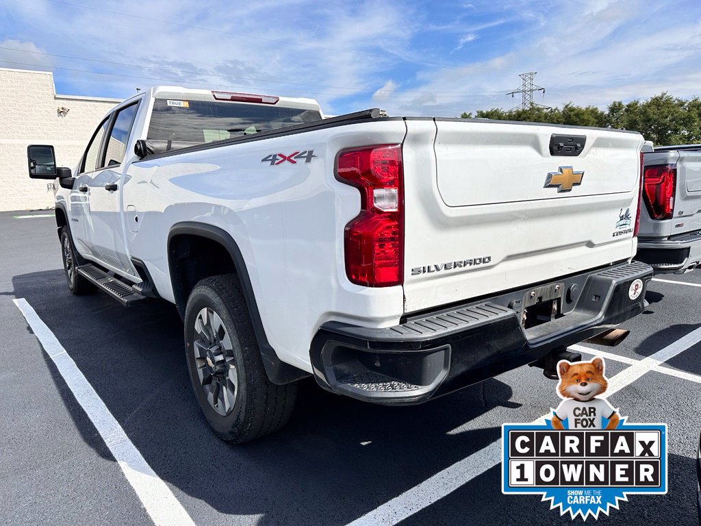 Used 2022 Chevrolet Silverado 2500 Custom w/ Custom Value Package AWD/4WD image 3