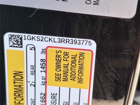 Used 2024 GMC Yukon AT4 w/ Technology Package image 16