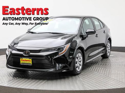 Used 2024 Toyota Corolla LE image 1