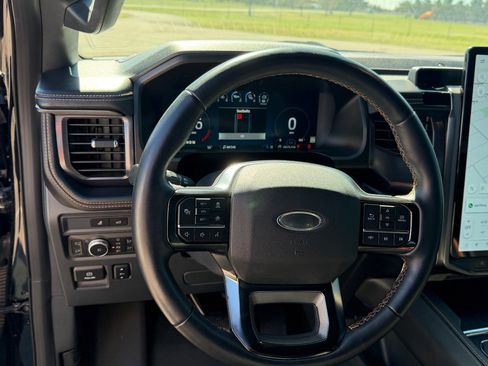 Certified 2022 Ford Expedition Platinum image 34