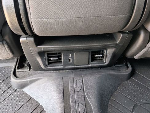 Used 2024 Chevrolet Silverado 1500 Custom image 32