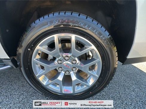 Used 2016 GMC Yukon SLT w/ HD Trailering Package image 18