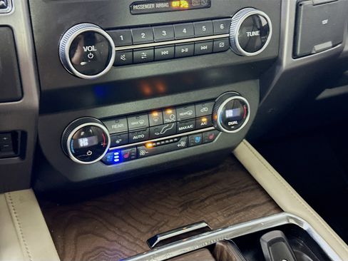 Used 2020 Ford Expedition Max Platinum image 23