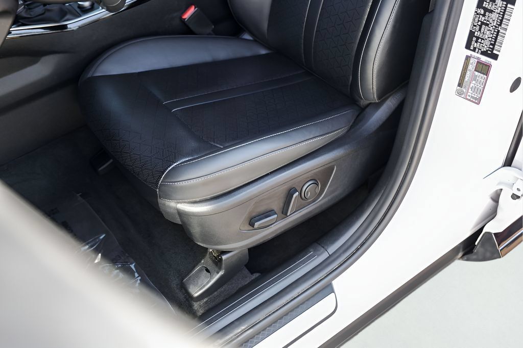 Used 2023 Kia Sorento SX FWD image 11