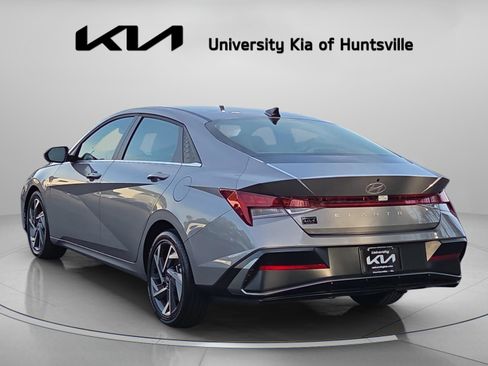 Used 2025 Hyundai Elantra SEL FWD image 5