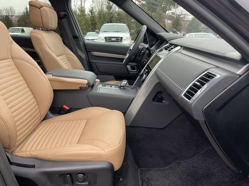 Certified 2024 Land Rover Discovery Dynamic SE image 15